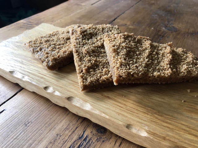 SATURDAY SPECIAL: Gingerbread x 4 Pieces (HD2 & HD3)